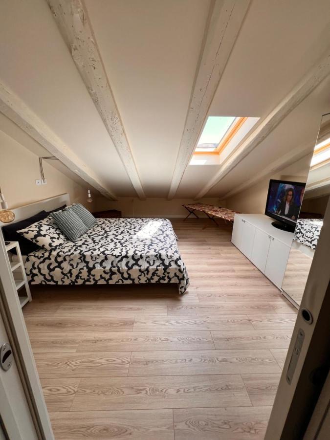 Ferienwohnung Mansarda Mazzini Triest Exterior foto